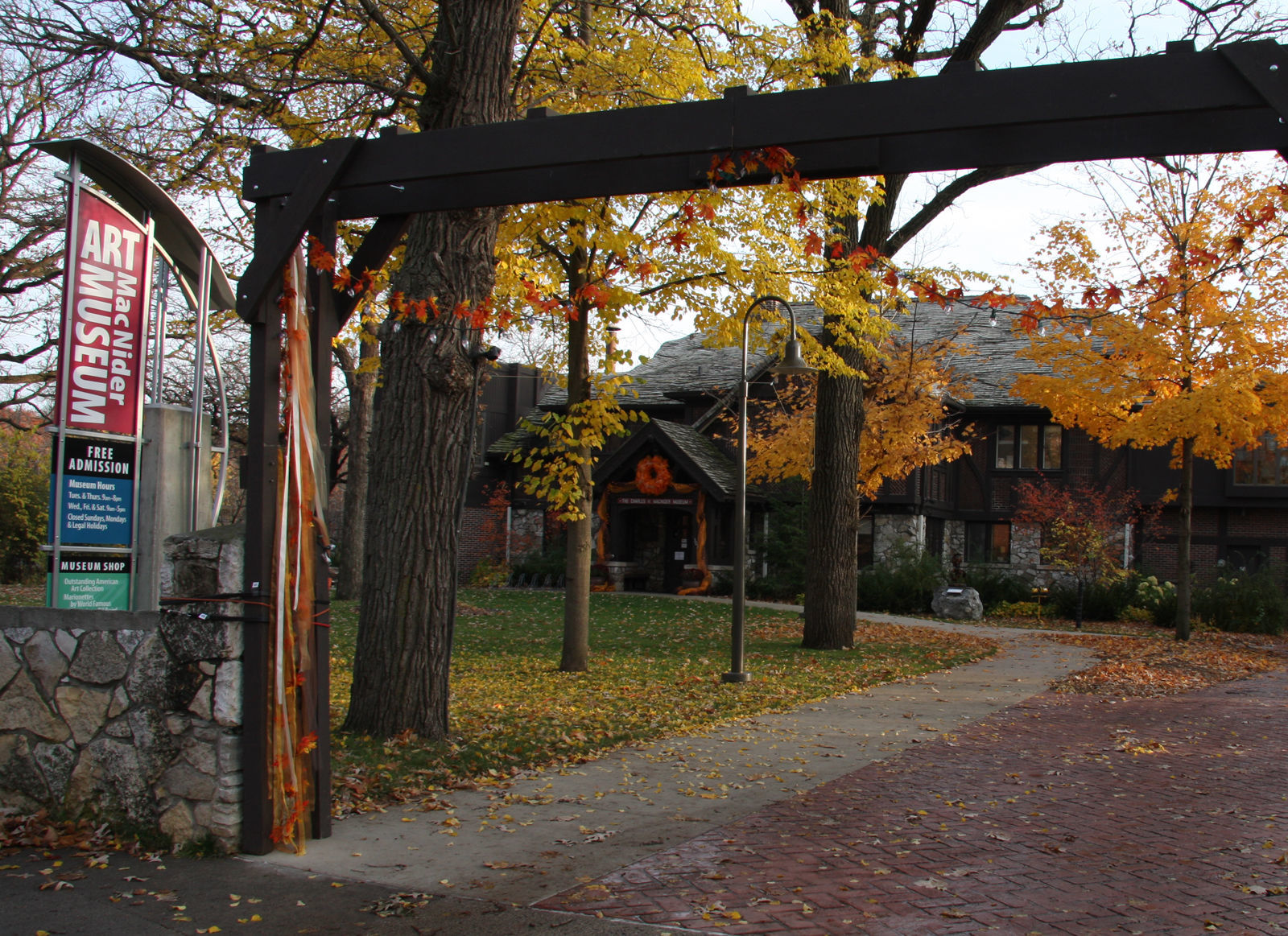 Charles H. MacNider Art Museum